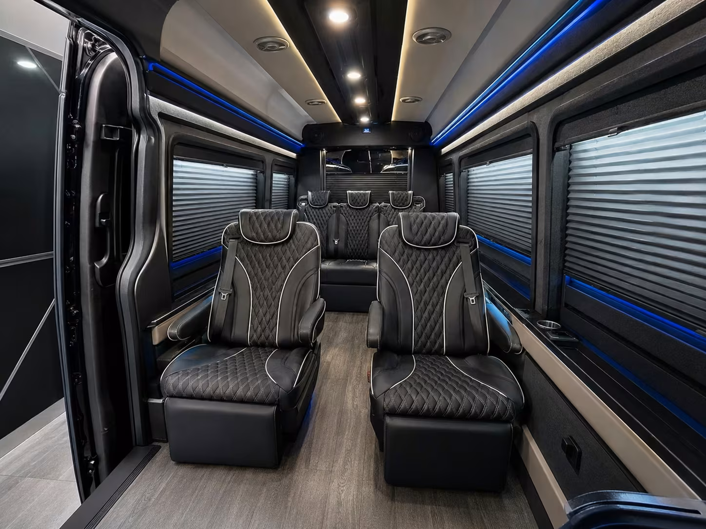 parma airport bus options for every group size