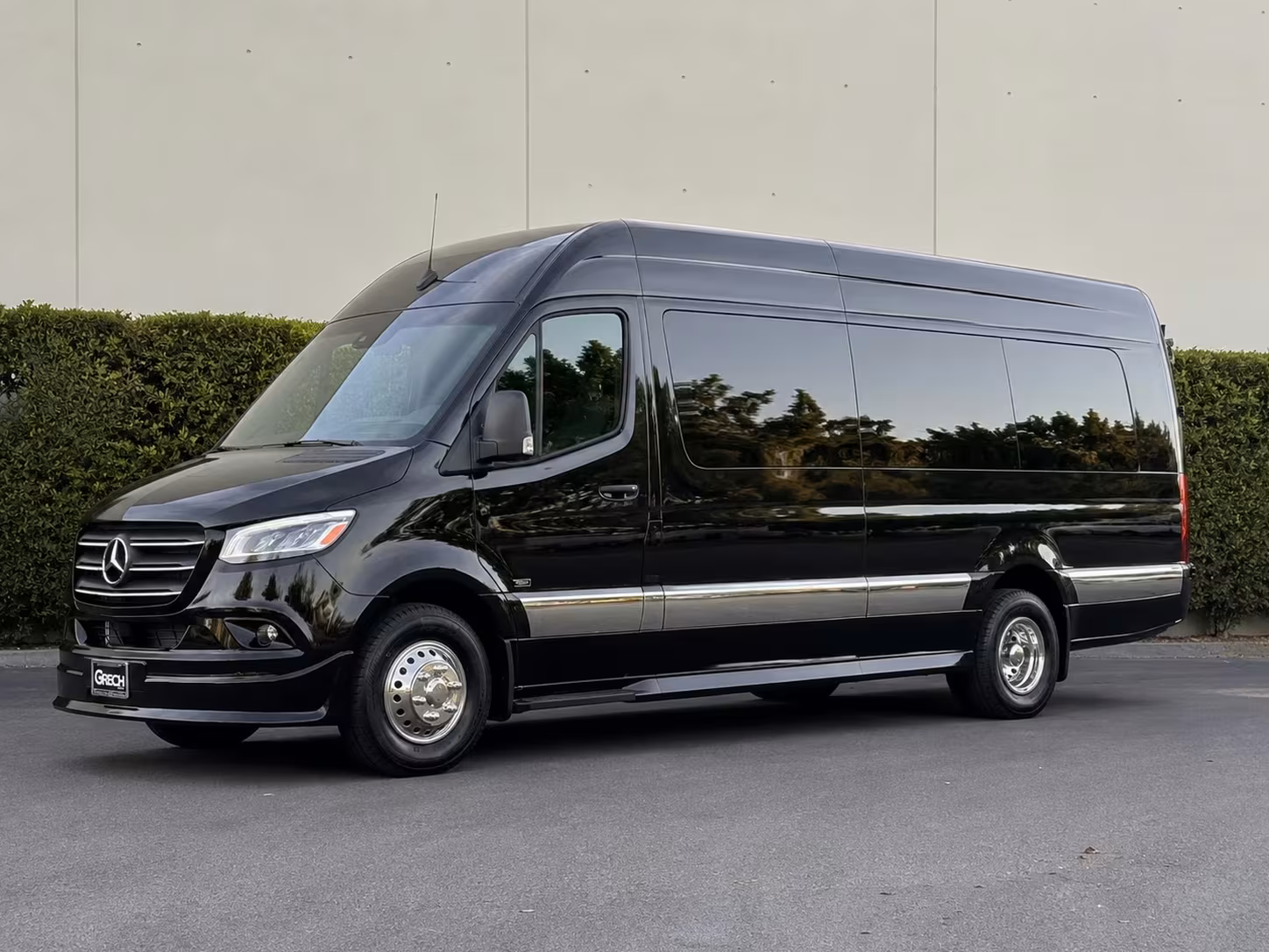 sprinter vans and limos for small parma prom groups